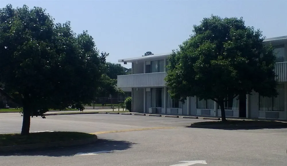 ويليامزبرغ Quarterpath Inn & Suites